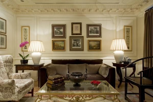 Hotel Francois 1er Paris - Elegant Lobby